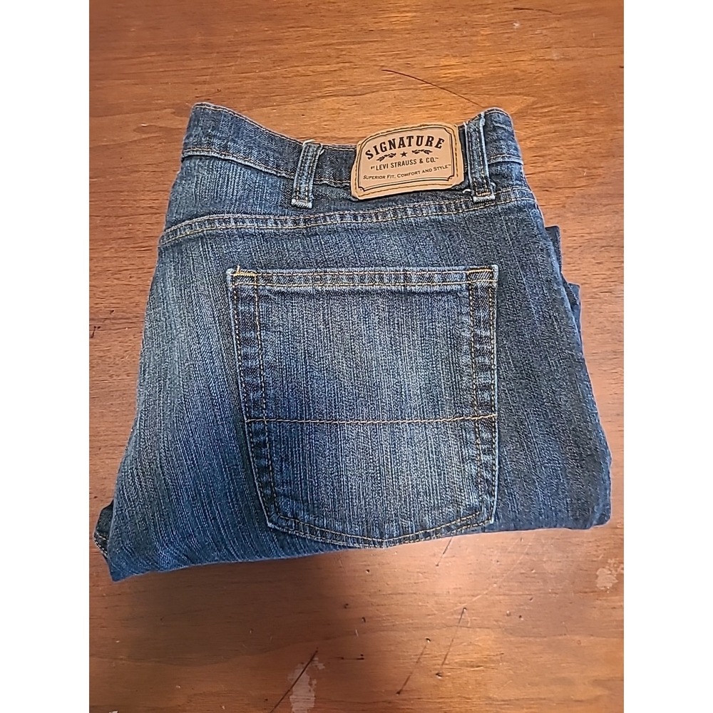 Levi Strauss & Co Signature Men's Denim Blue Jeans 42x32 100% Cotton Straight